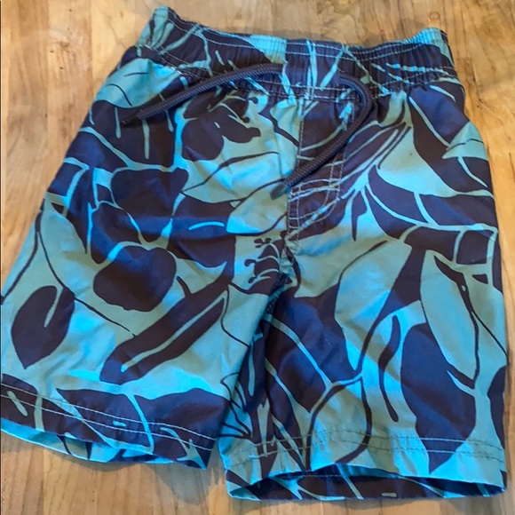 Old Navy boys swim trunks New with tags S 6-7